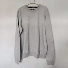 Crewneck Pria Grey