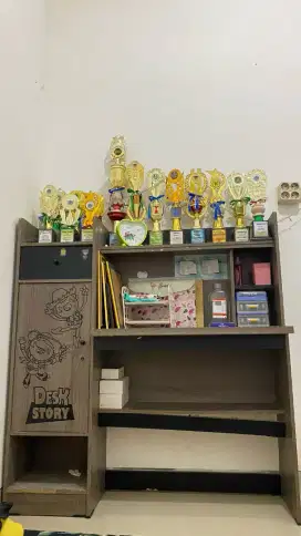 Meja Belajar Bekas