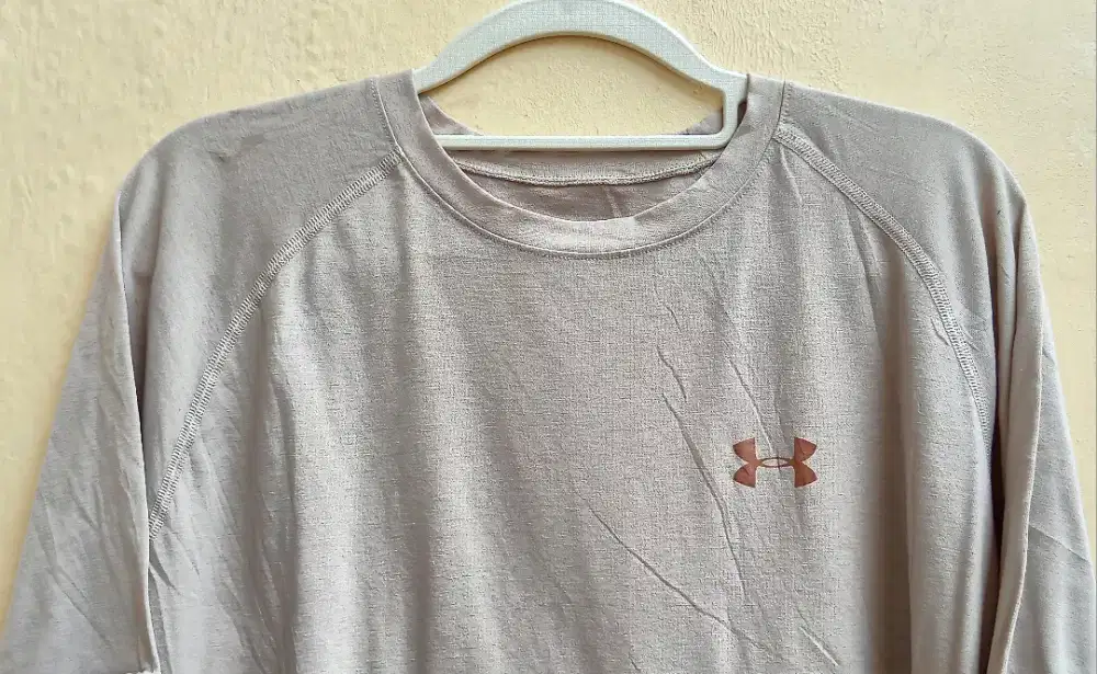 UNDER ARMOUR T-Shirt Size M Fit to XL

100% Original