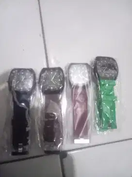 Jam tangan baru, harga damai 25rbuan saja