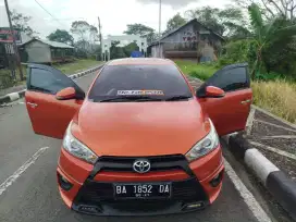 MOBIL TOYOTA YARIS TAHUN 2015