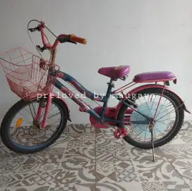 Sepeda anak perempuan 20inch merek family