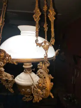 Lampu gantung kerek antik  Jawa kuno