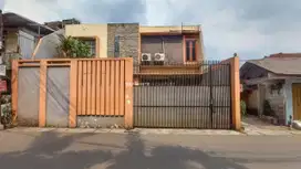 Dijual Rumah di Jalan Utama bisa untuk bisnis di Jl Setia 1, Jatiwarin