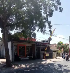Dijual Rumah di Dangdeur dan Tempat usaha. Cocok untuk membuka toko
