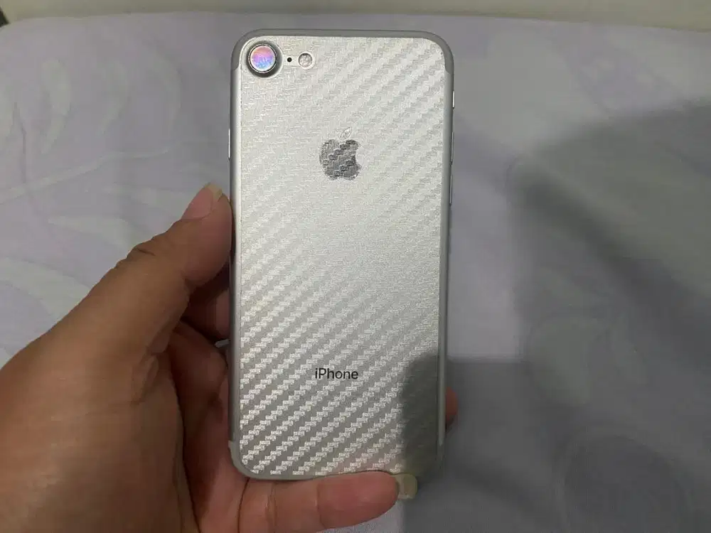 iPhone 7 - Silver 32 GB