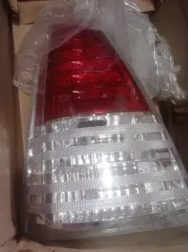 Lampu belakang Innova 2009