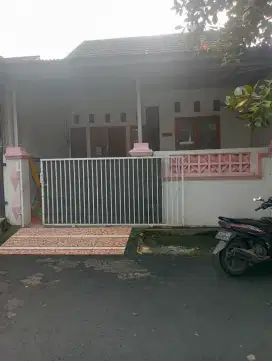 Dijual Rumah second siap huni strategis
