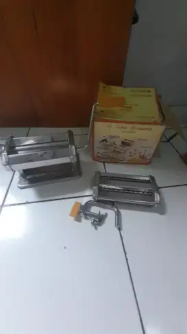 Alat giling kulit pangsit
