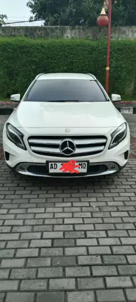 Mercedes Benz gla200-AT