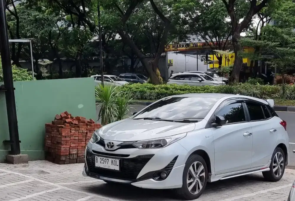 Sewa mobil harian/sewa mobil bulanan kantor perusahaan/ perorangan