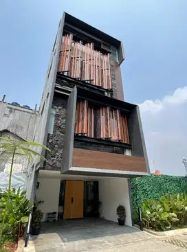 DIJUAL CEPAT MURAH RUMAH MEWAH 4 LANTAI DI GATOT SUBROTO AREA