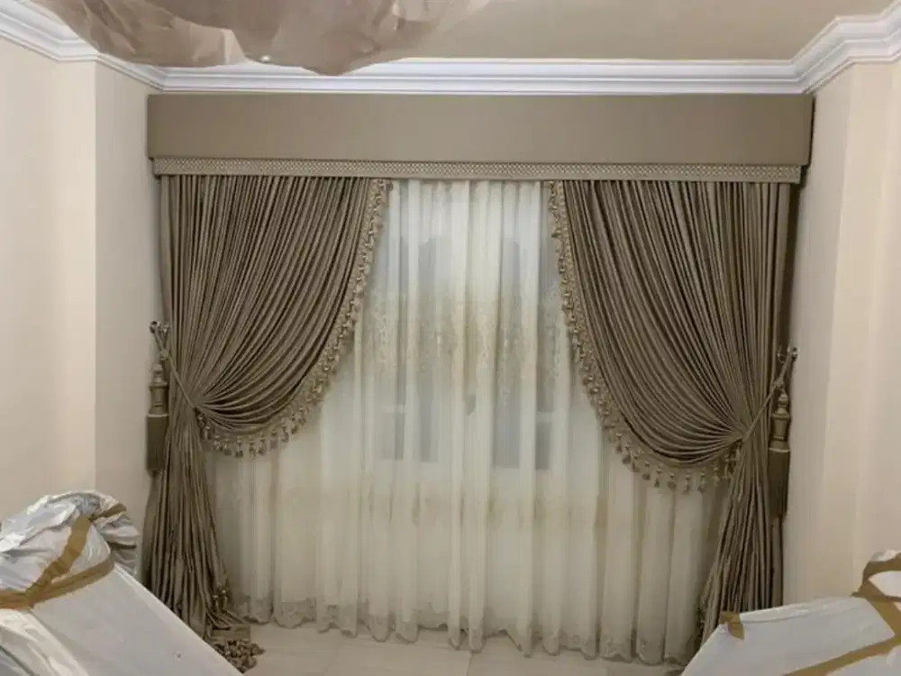 Pasang gordyn gorden murah vertikal roll blind jasa wallpaper dinding