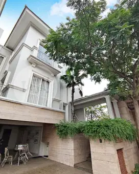 DIJUAL CEPAT MURAH RUMAH MEWAH TOWN HOUSE JALAN RAYA LEBAK BULUS