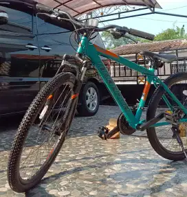 Sepeda merk Polygon Monarch M3 CA 26