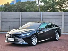 Low ODO Toyota Camry V 2021