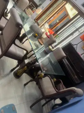 Meja Makan Kaca Kaki Kayu Ukir 6 kursi