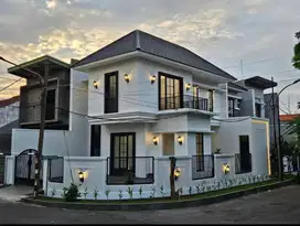 Dijual Rumah Super Cantik Siap Huni Rungkut Asri Utara Surabaya