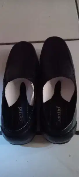Sepatu Pantofel Kulit Wanita
