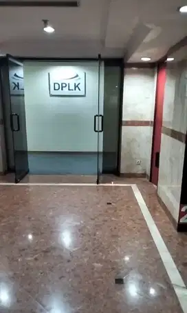 SEWA KANTOR DI JAKARTA SELATAN SUDIRMAN 32M2 PARTISI 80K NEGO