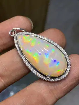 Liontin Kalung Permata White Opal