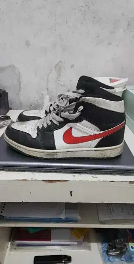 air jordan 1 mid alternate swooshes