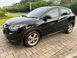 HONDA HRV E CVT 2017 Hitam RAWATAN BANYAK BONUS - Pemakai Langsung