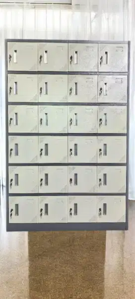 Loker besi 24 pintu