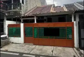 RUMAH KEREN DI KOMPLEK DKI PONDOK KELAPA