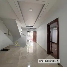 Dijual rumah renovasi 2.5 lantai mewah di Emerald Bintaro 9