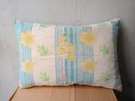 Bantal kapuk ada 2pcs