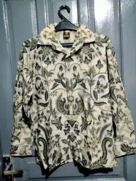 Kemeja batik DANAR HADI size M LD 52cm P71cm (preloved)