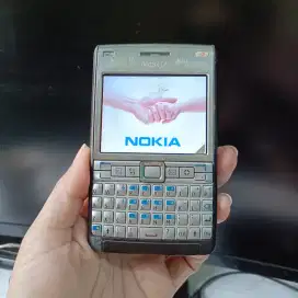handphone Nokia E61i