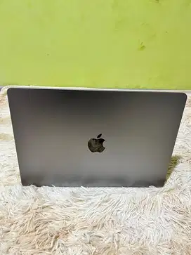 LAPTOP MACBOOK AIR 15 inch baru 3 bulan pakai