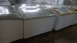 Freezer aucma kapasitas 320 liter siap pakai bisa diantar