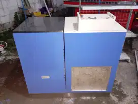 Meja kasir bekas