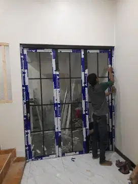 Kusen aluminium pintu dan jendela siap dipasang,terima service juga