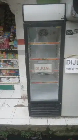 Dijual showcase bagus,normal cepat dingin layak pakai