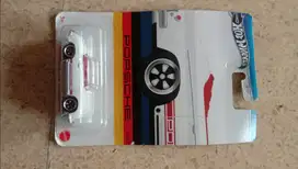 Hotwheels Porsche 356 Spider Warna Putih