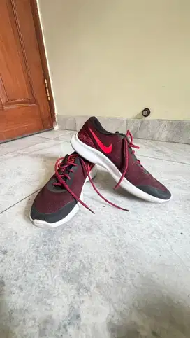 Sepatu Lari Nike Flex7