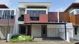 Rumah 2 Lt Bagus Area Elite Wijaya Royale Residence Bae Kudus