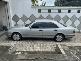 Mercedes-Benz E320 1997 Bensin