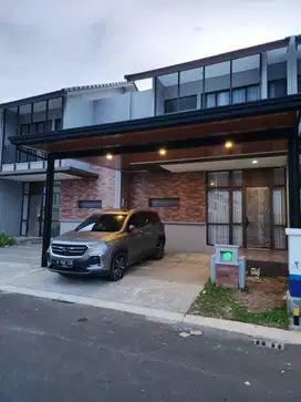 Rumah 2 Lantai di Dakota Suvarna Sutera Tangerang 1K8000SQ