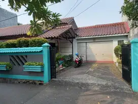 jual rumah di komplek DKI joglo luas tanah 305meter