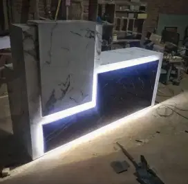 Meja kasir minimalis