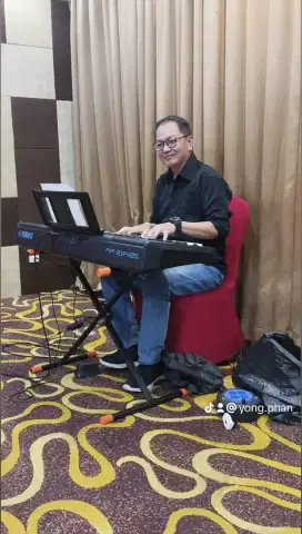 Les Private Piano/Keyboard (Musik Gerejawi)