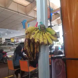 CARI KARYAWATI KARYAWAN. PAMERAN MAKANAN