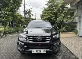 ALL NEW FORTUNER 2.4 VRZ TRD A/T 2019 HITAM
