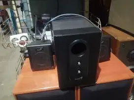 Speaker aktif merek Genius belum bluetooth, tinggal colok Hp