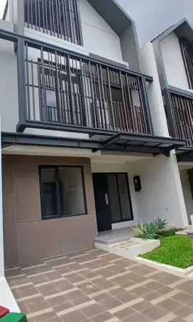 Dijual  Brand New Rumah 3 lantai